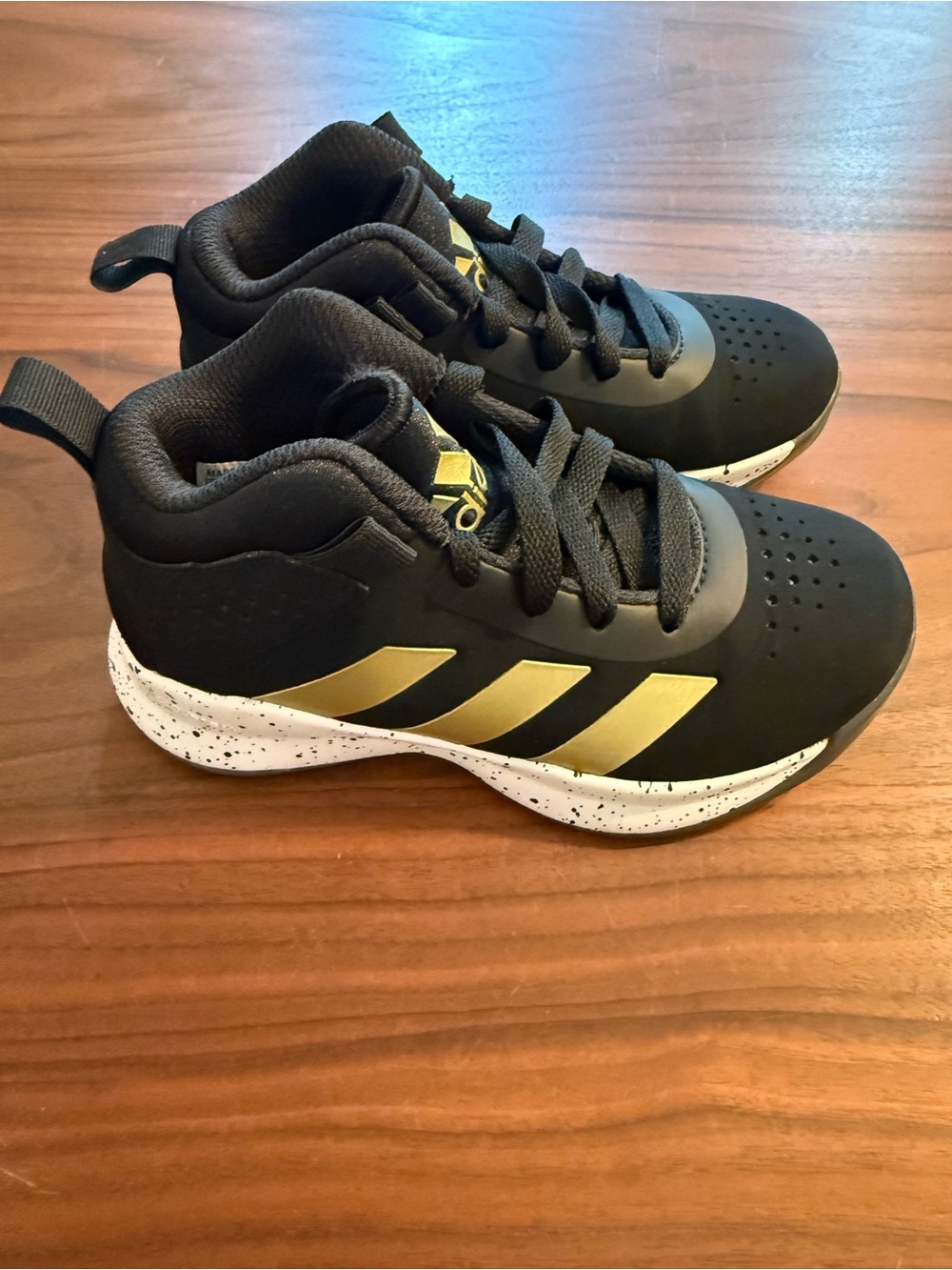 Adidas Own The Game 3.0 Kids Basketball Shoes Black Gold 11K NWOT